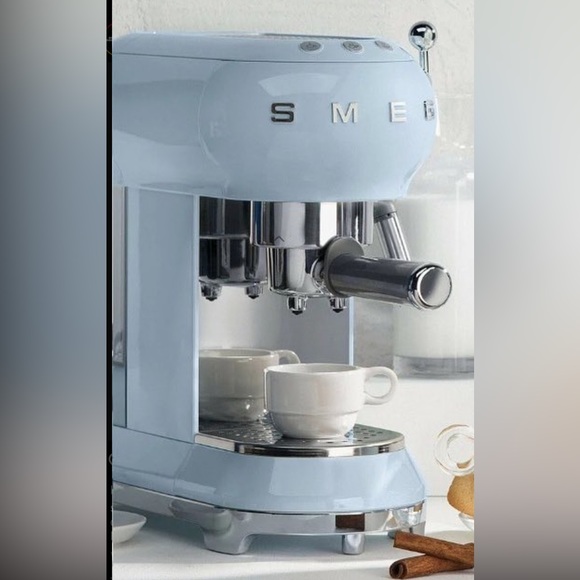 SMEG small appliances espresso machine and coffee grinder - Picture 2 of 7